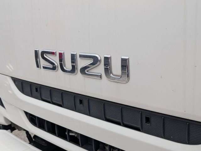 Used 2020 Isuzu NPR RWD image 5