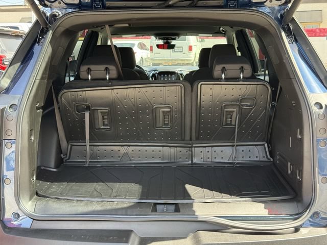 Used 2023 Chevrolet Traverse LT w/ Rear Camera Mirror Package AWD/4WD image 33