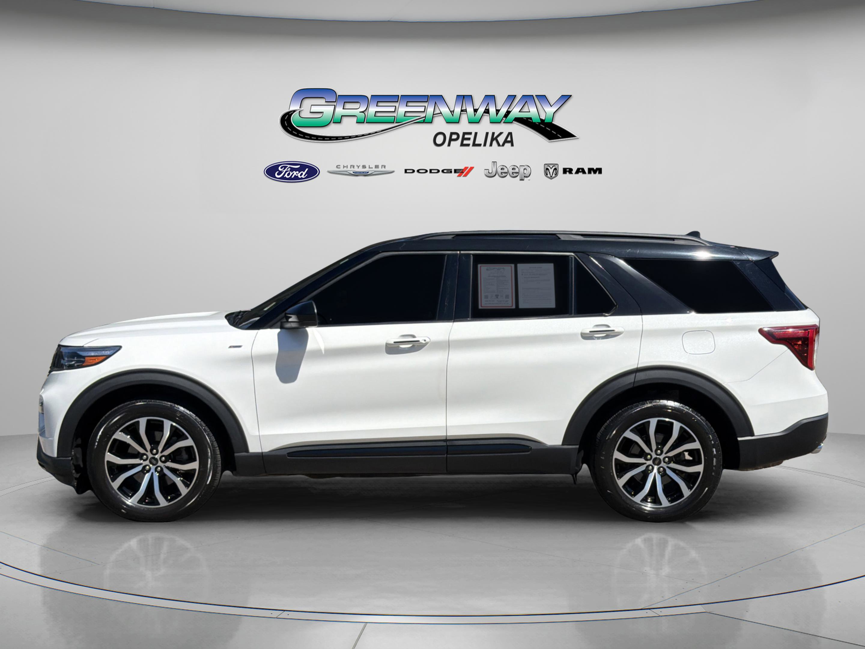 Used 2022 Ford Explorer ST-Line w/ Class IV Trailer Tow Package image 4