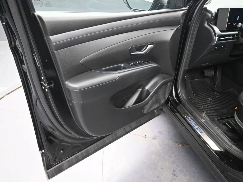 Used 2025 Hyundai Tucson SE AWD/4WD image 22