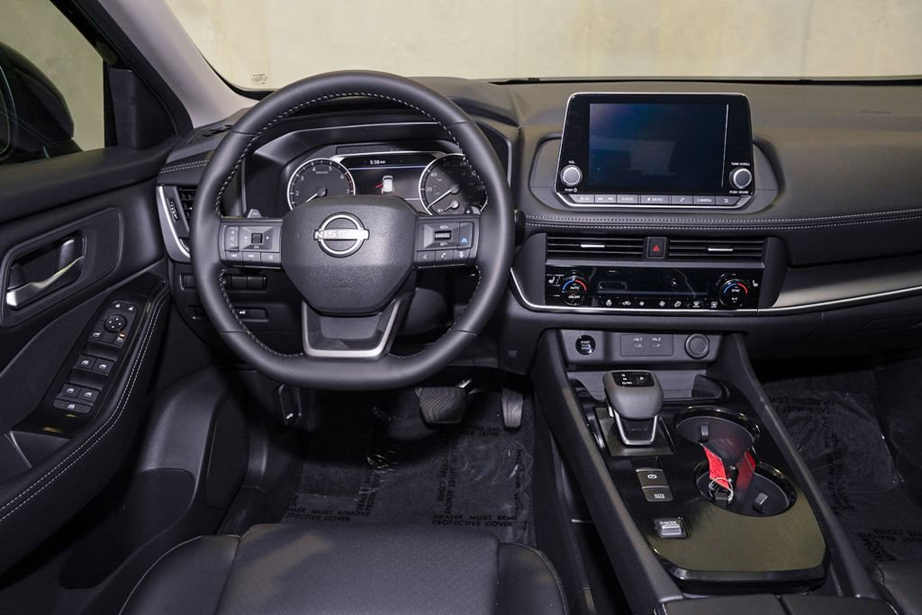 Certified 2026 Nissan Rogue SV w/ SV Premium Package FWD image 7