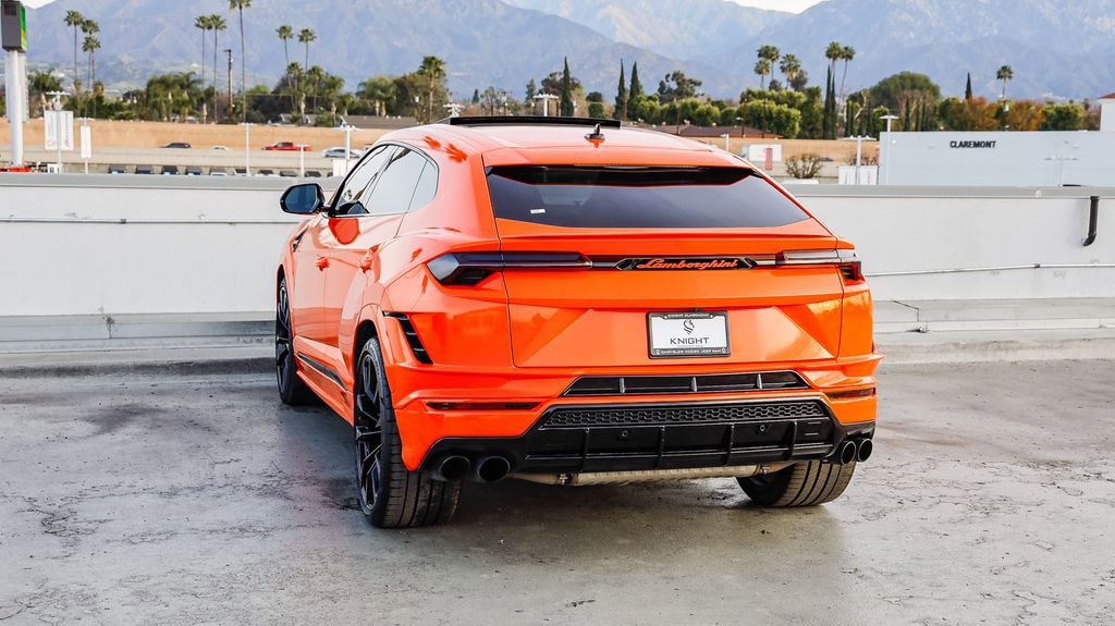 Used 2023 Lamborghini Urus S image 7