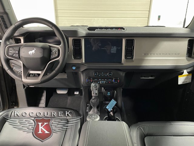 New 2025 Ford Bronco Outer Banks w/ Sasquatch Package image 13