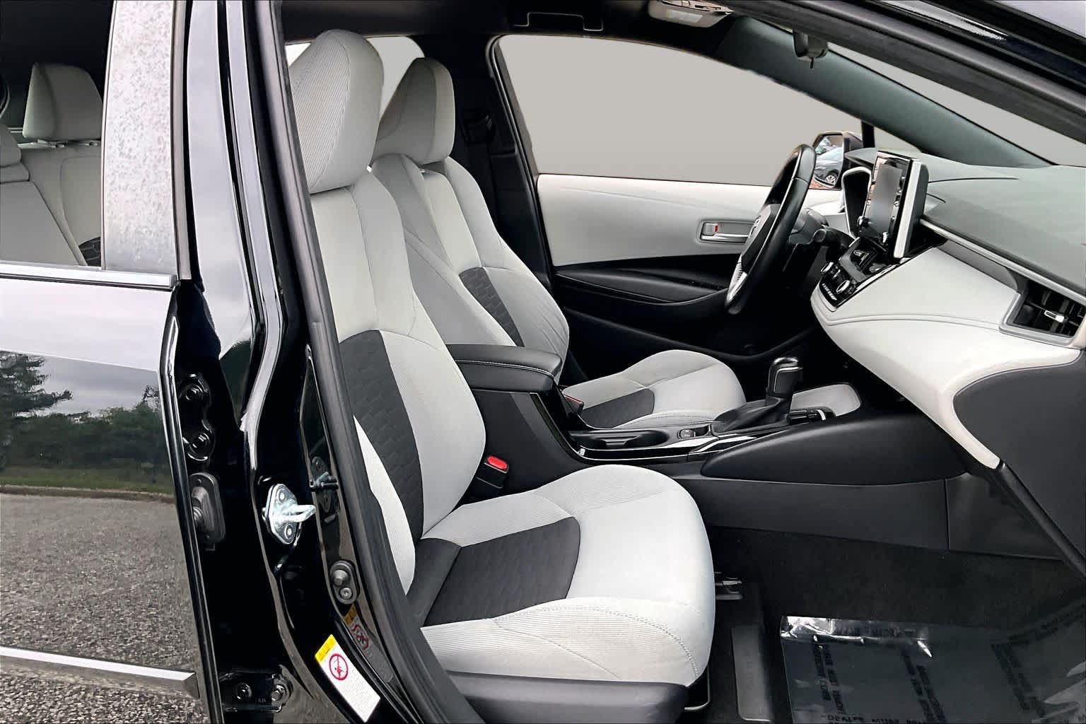 Used 2019 Toyota Corolla SE w/ SE Option Package FWD image 9