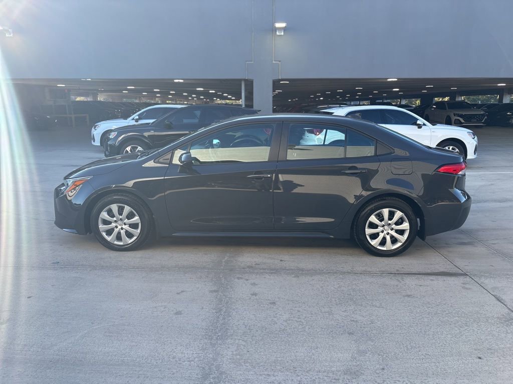 Used 2025 Toyota Corolla LE image 9