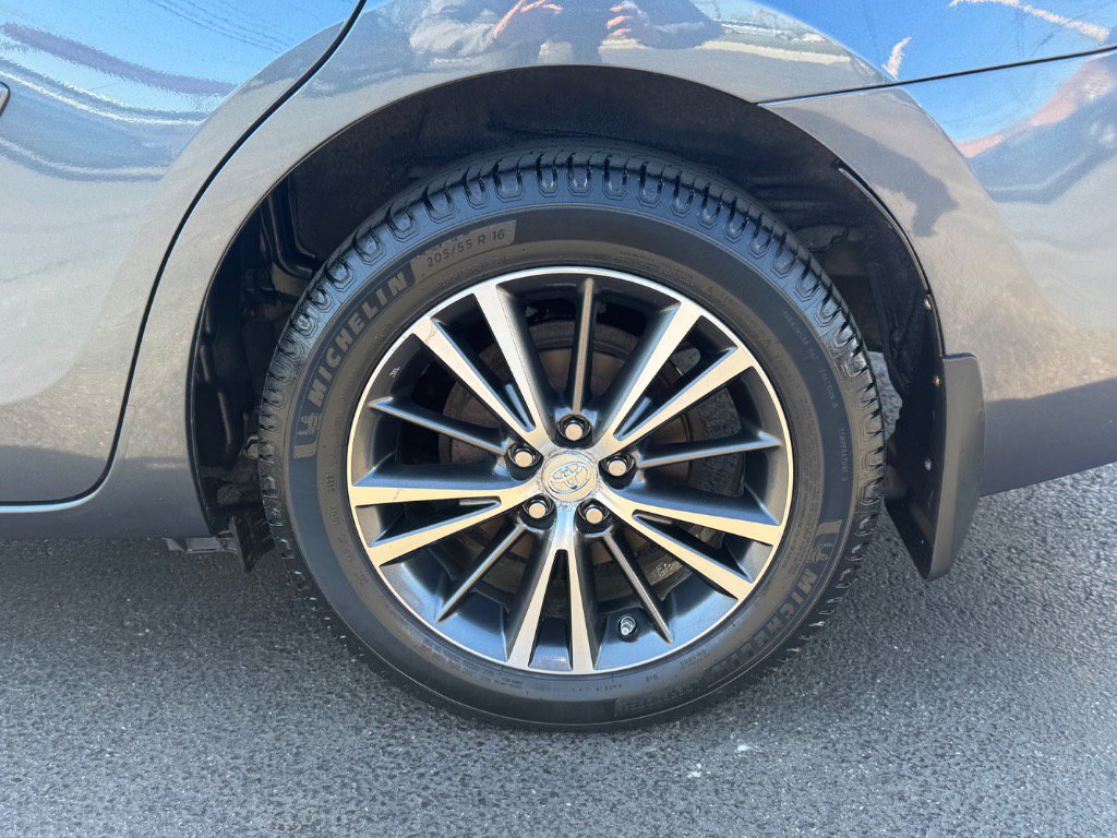 Used 2016 Toyota Corolla LE Premium FWD image 8