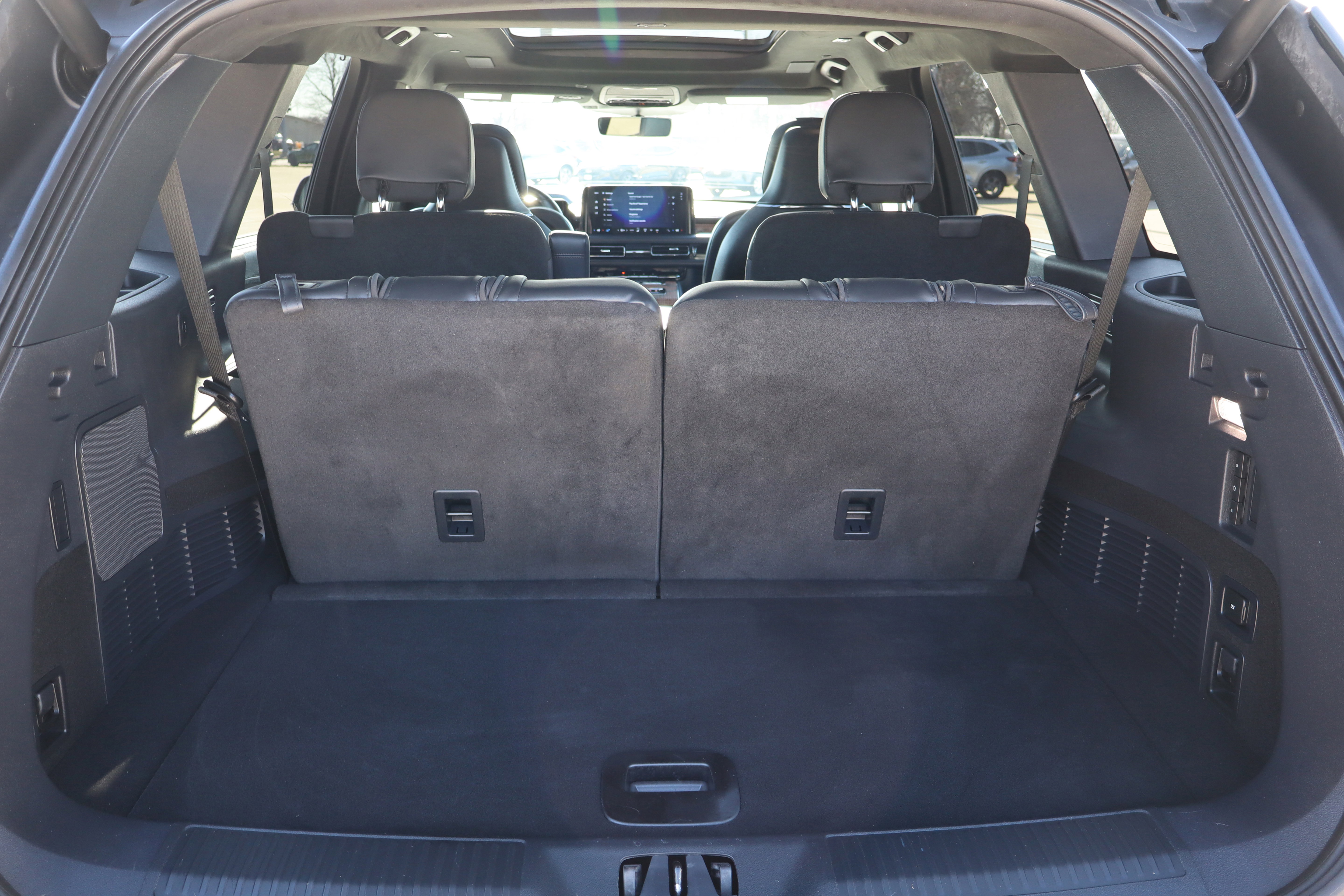 Used 2025 Lincoln Aviator Black Label AWD/4WD image 37