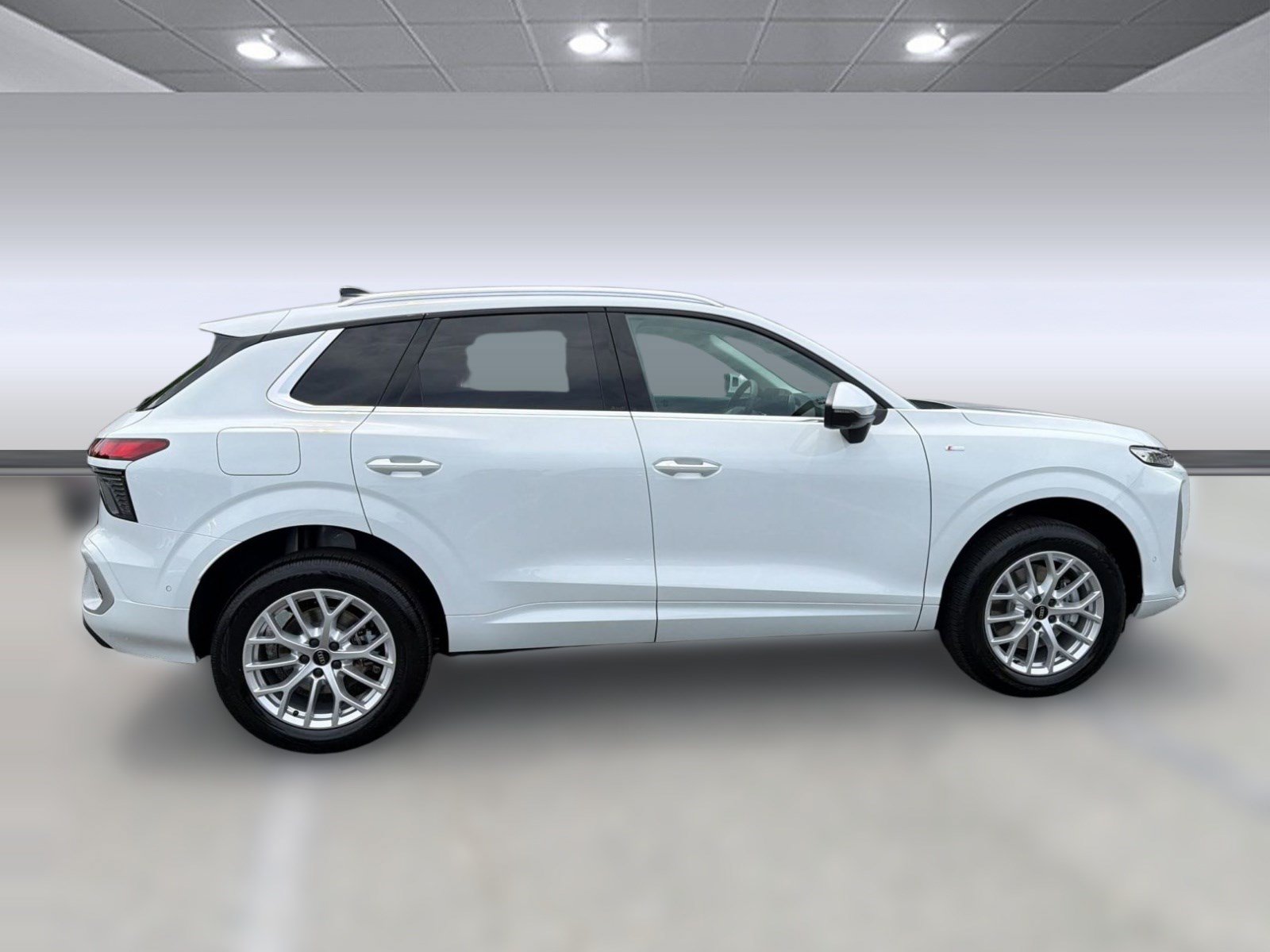 New 2026 Audi Q3 quattro 2.0T w/ Driver Assistance Package AWD/4WD image 8