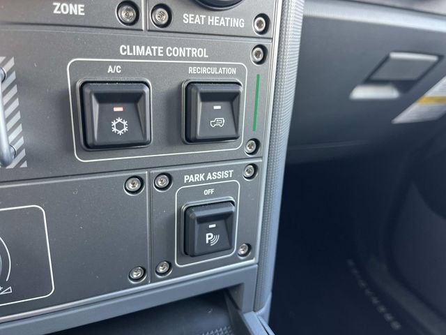 Used 2025 INEOS Grenadier Station Wagon AWD/4WD image 38