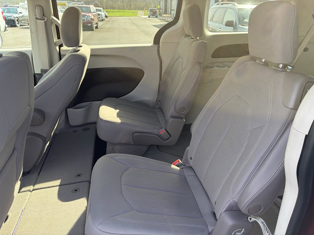 Used 2021 Chrysler Voyager LX image 13