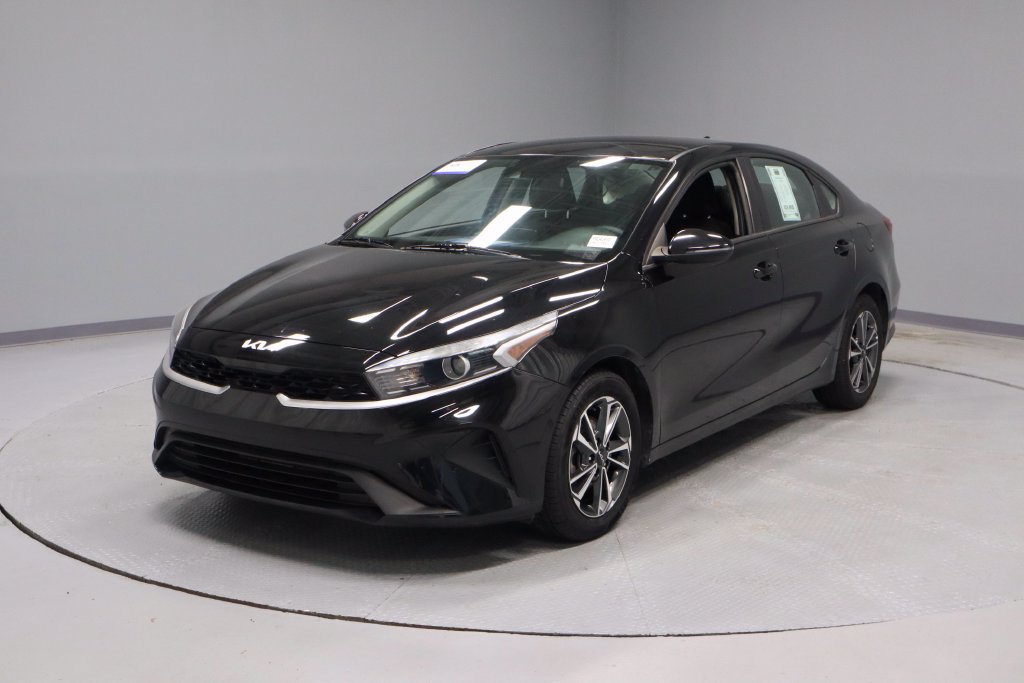 Used 2023 Kia Forte LXS w/ LXS Technology Package FWD image 6