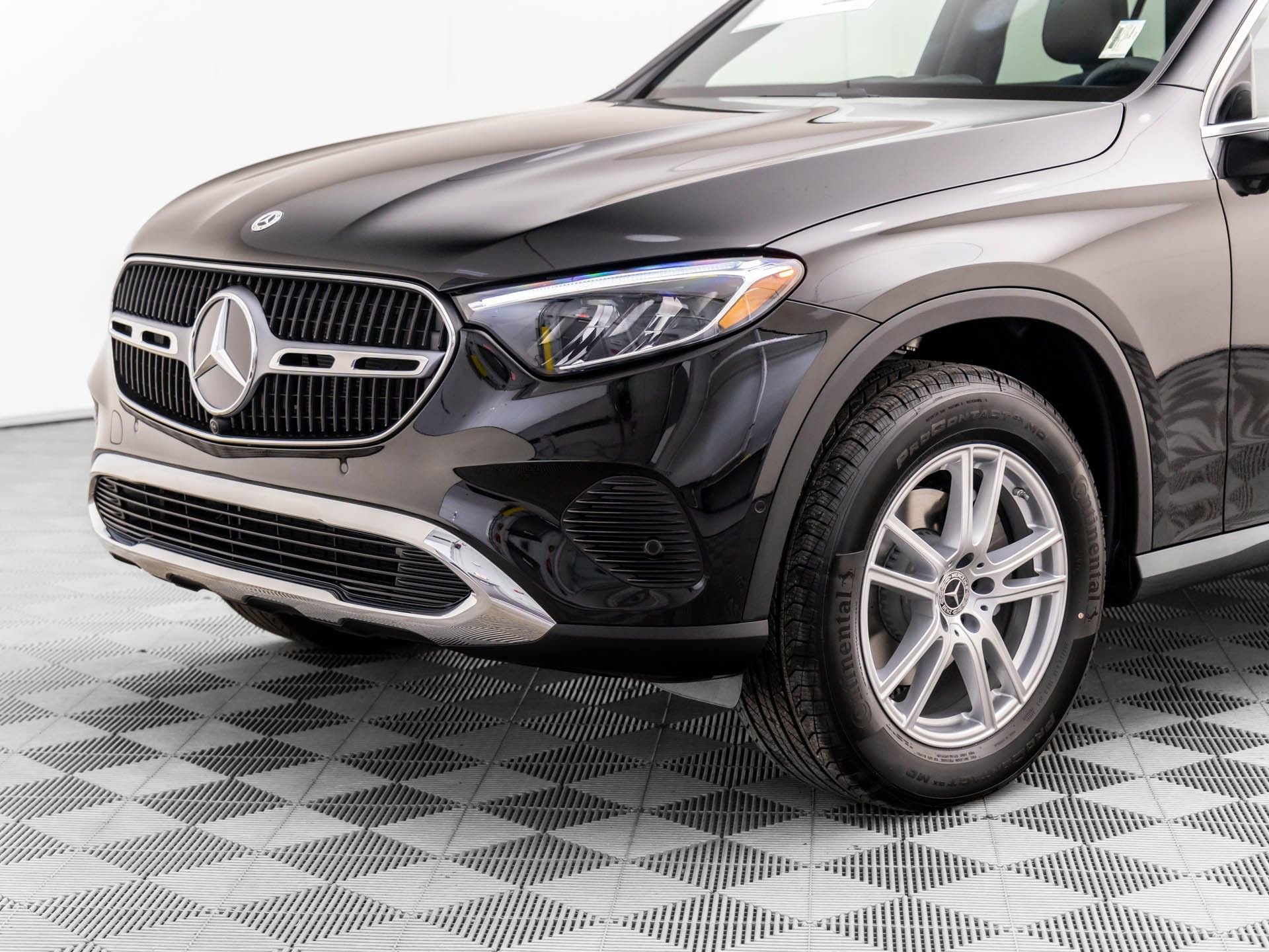 Used 2025 Mercedes-Benz GLC 300 4MATIC image 35