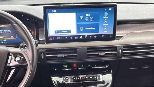 Used 2023 Lincoln Corsair Reserve w/ Rear Removable Package Tray image 16