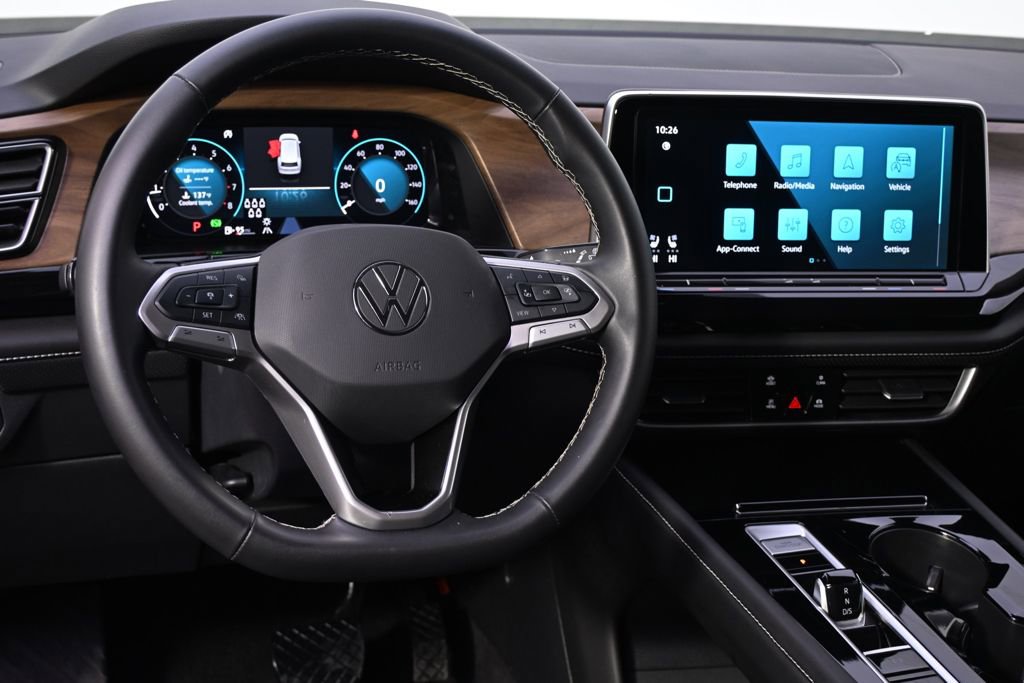 Used 2025 Volkswagen Atlas SE image 12