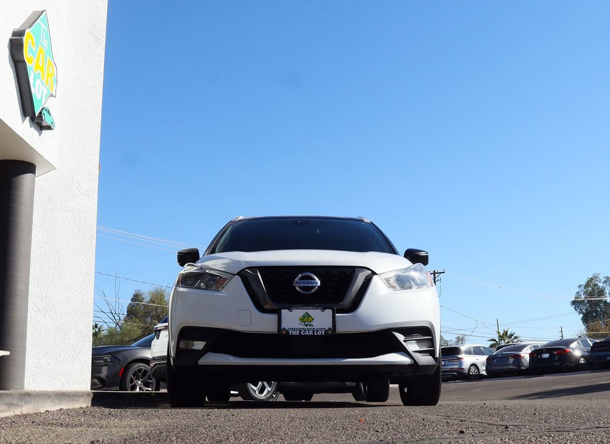 Used 2020 Nissan Kicks SR w/ SR Premium Package FWD image 17