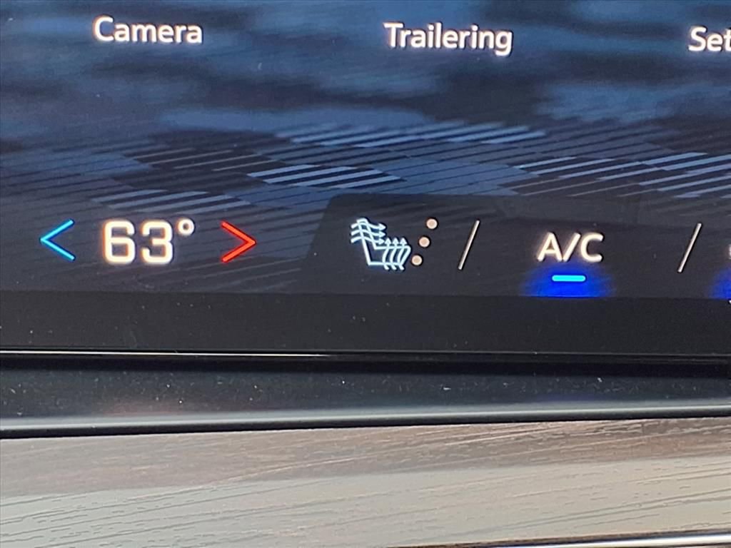 New 2026 Chevrolet Suburban LT w/ Comfort Package image 17