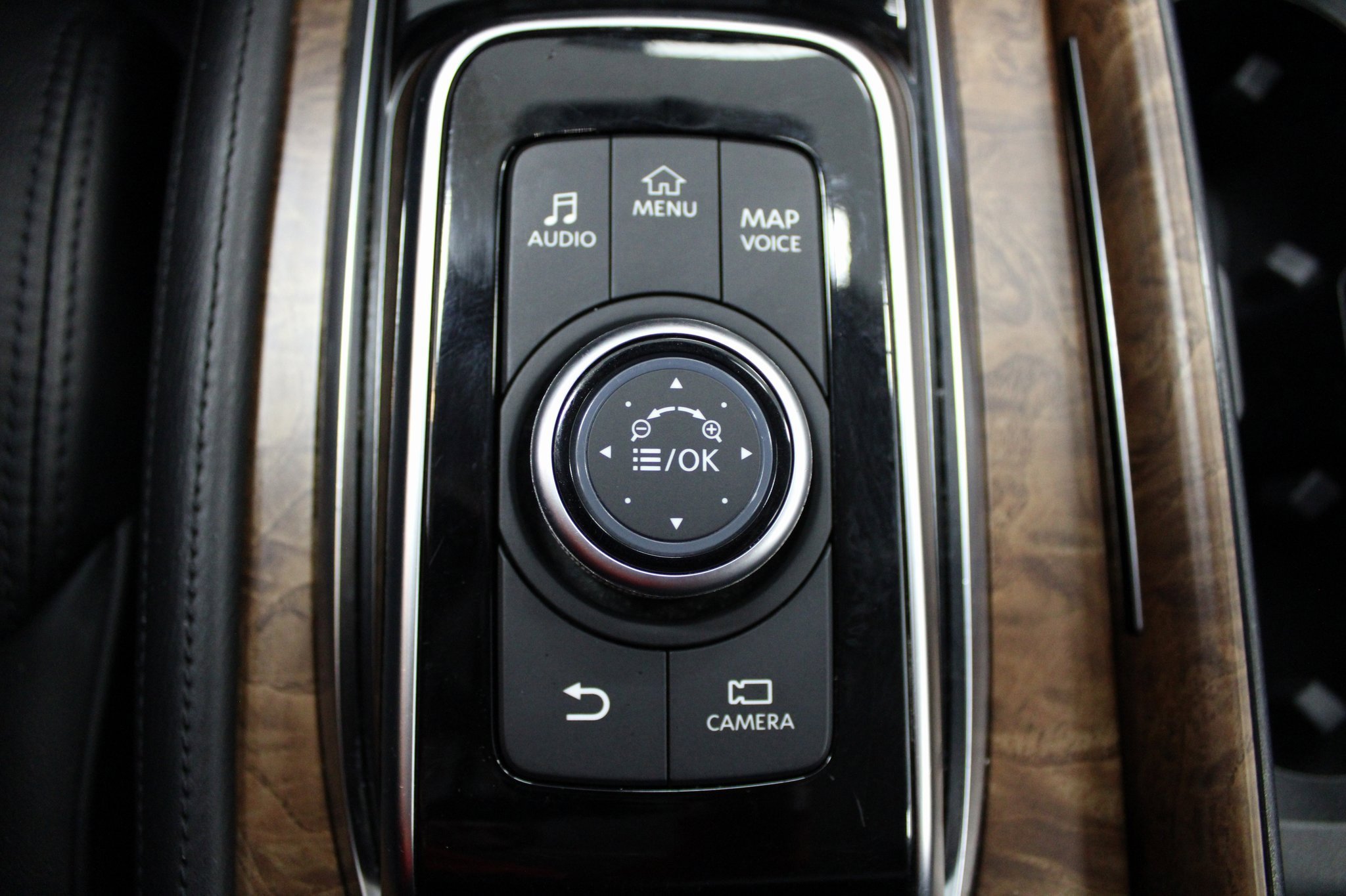 Used 2024 Nissan Armada SL image 65