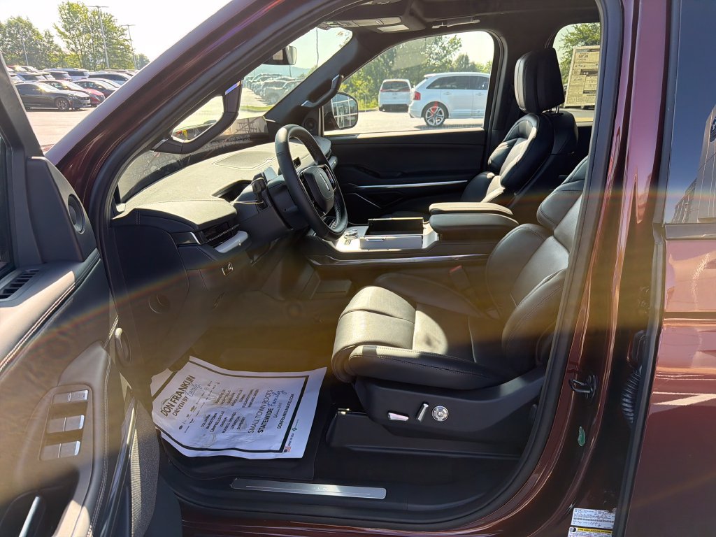 New 2027 Lincoln Navigator L Reserve w/ Jet Appearance Package AWD/4WD image 11