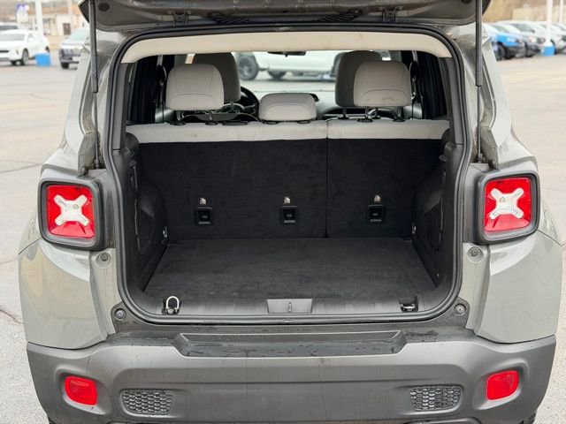 Used 2022 Jeep Renegade Latitude image 10