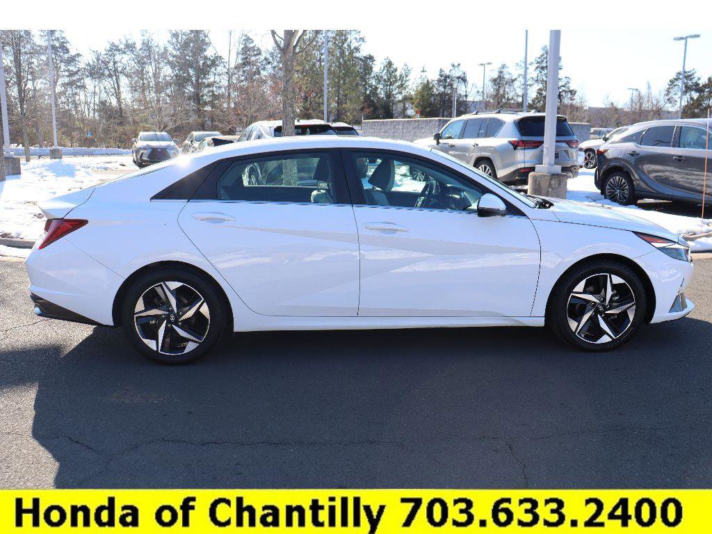 Used 2023 Hyundai Elantra Limited w/ Cargo Package image 8