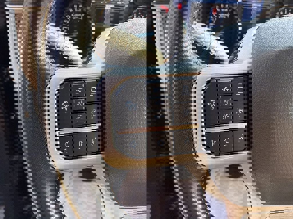 Used 2024 Ford Expedition Limited image 19