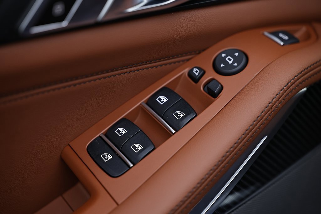 New 2026 BMW X5 M60i w/ Climate Comfort Package image 18