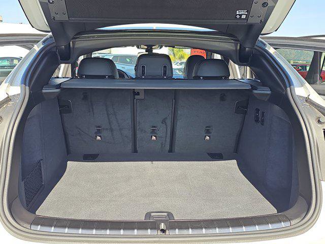 Used 2025 BMW X4 xDrive30i w/ Premium Package image 12