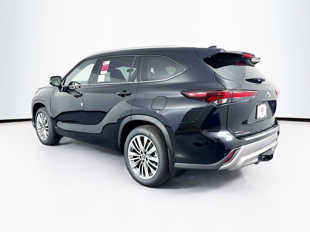 New 2026 Toyota Highlander Platinum image 6