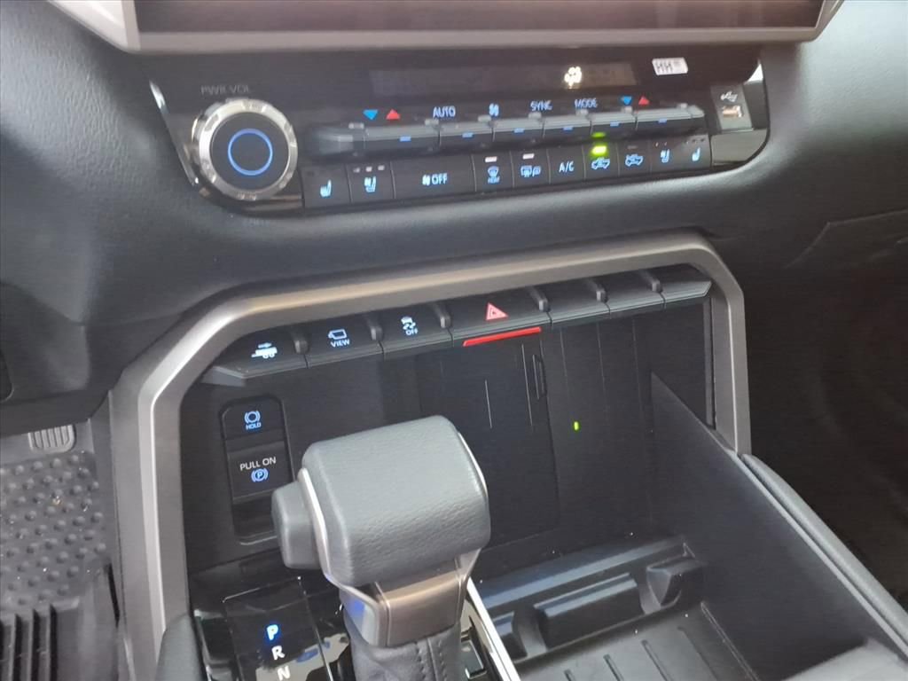 Used 2024 Toyota Tundra Limited image 32