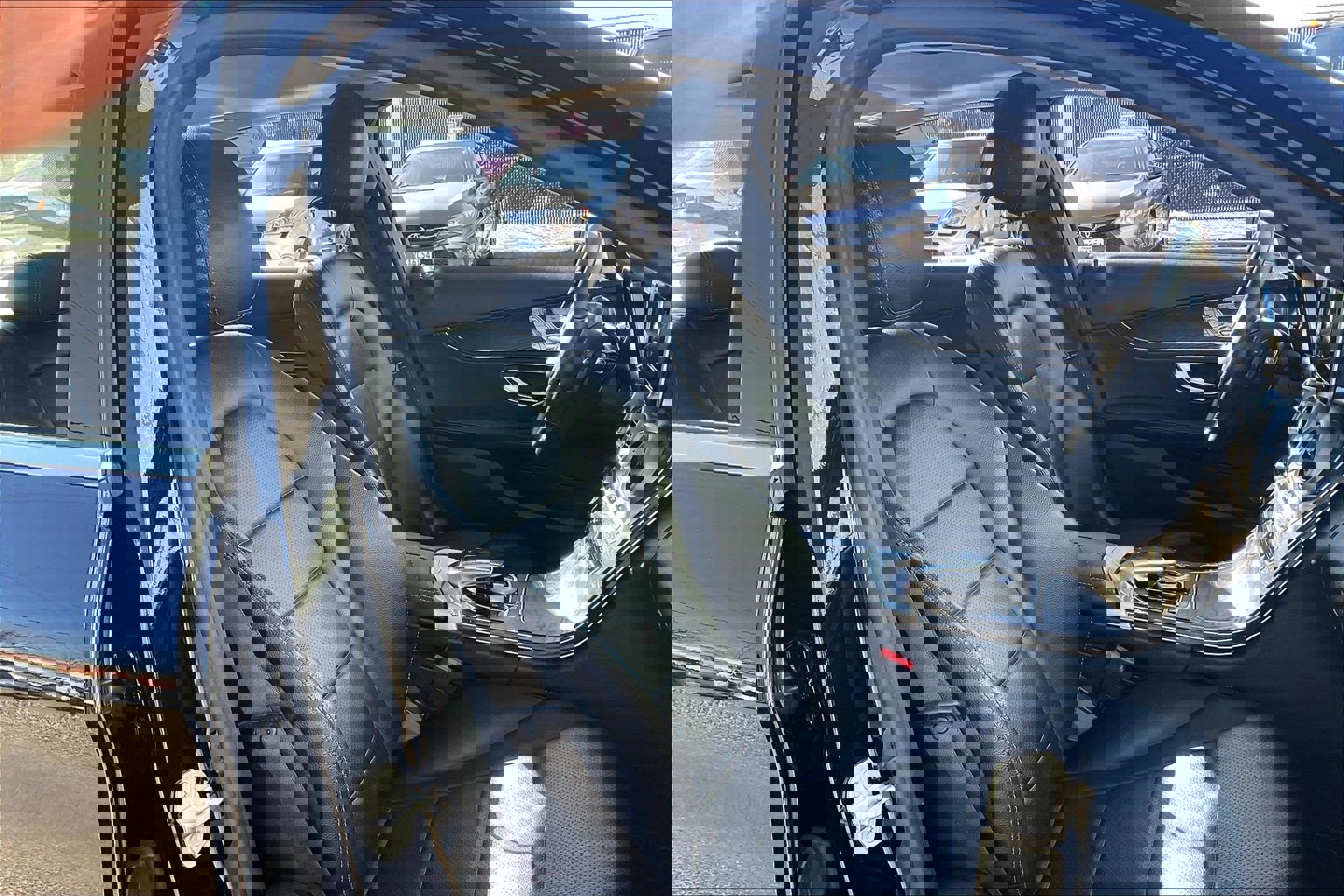 Used 2015 Mercedes-Benz C 300 4MATIC Sedan image 9