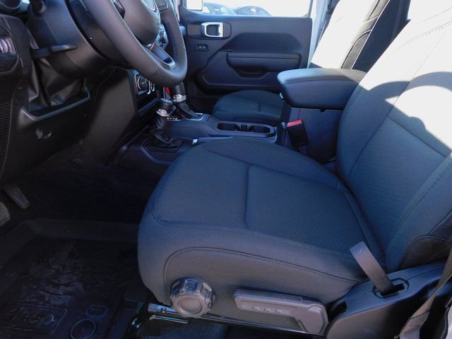 Used 2023 Jeep Gladiator Sport image 4