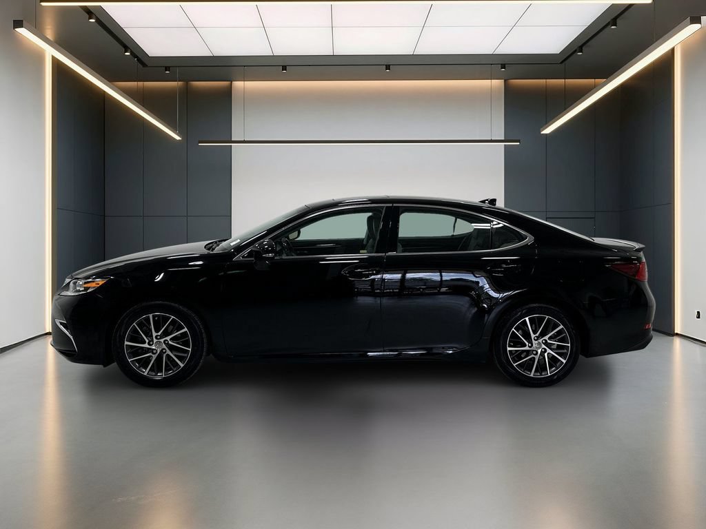 Used 2018 Lexus ES 350 w/ Luxury Package w/Wood Trim FWD image 2