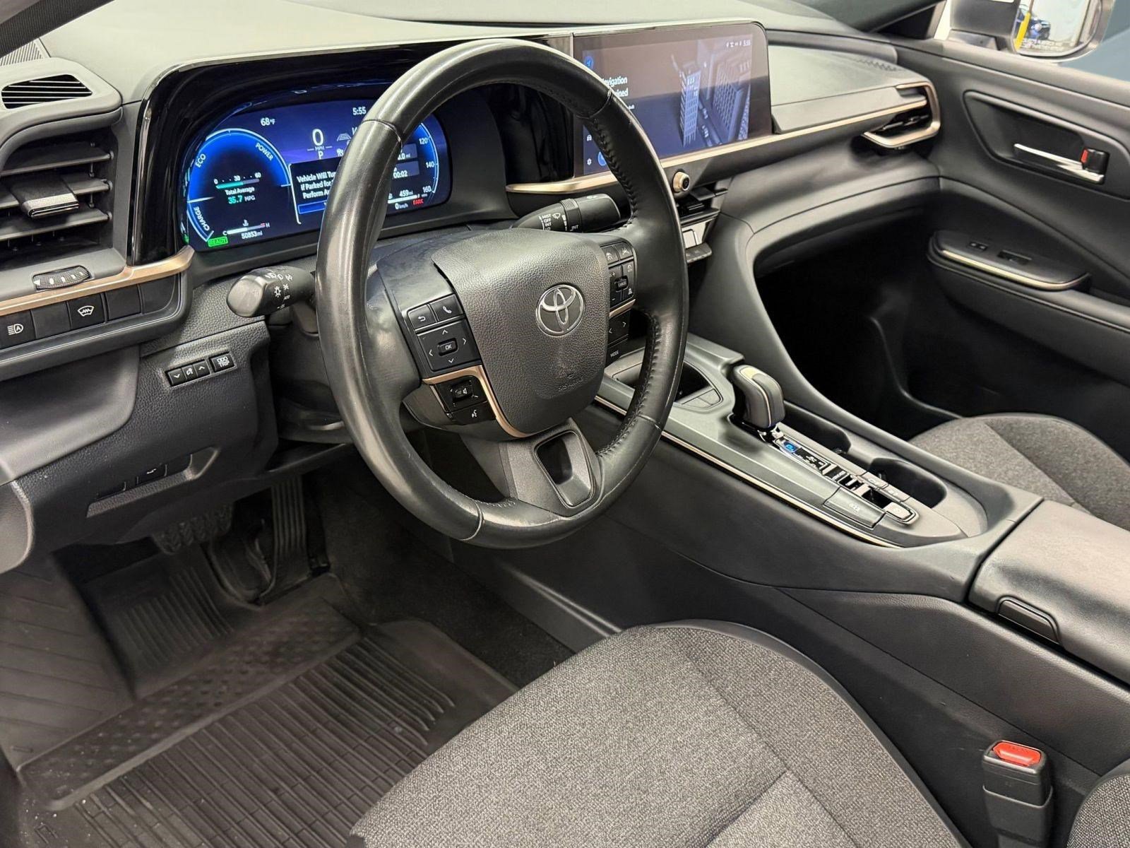 Used 2023 Toyota Crown Limited AWD/4WD image 3