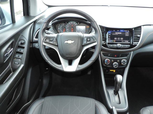 Used 2022 Chevrolet Trax LT w/ LT Convenience Package image 22