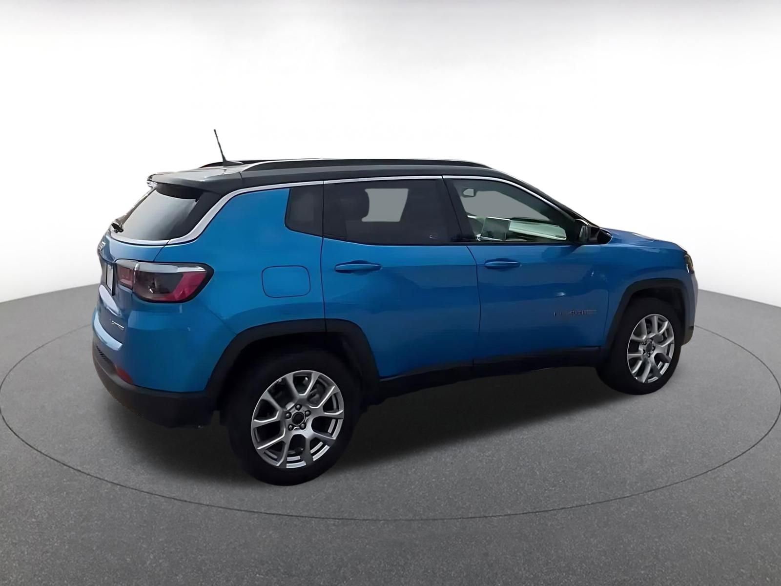 Used 2025 Jeep Compass Limited AWD/4WD image 14