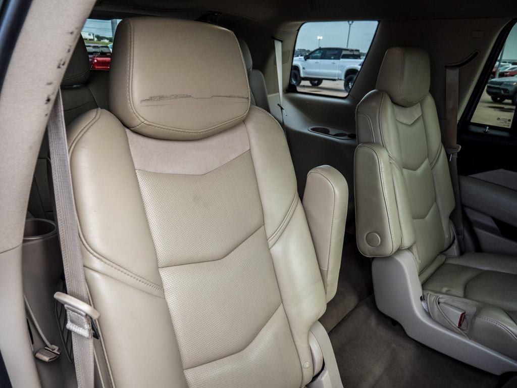 Used 2018 Cadillac Escalade Luxury RWD image 25