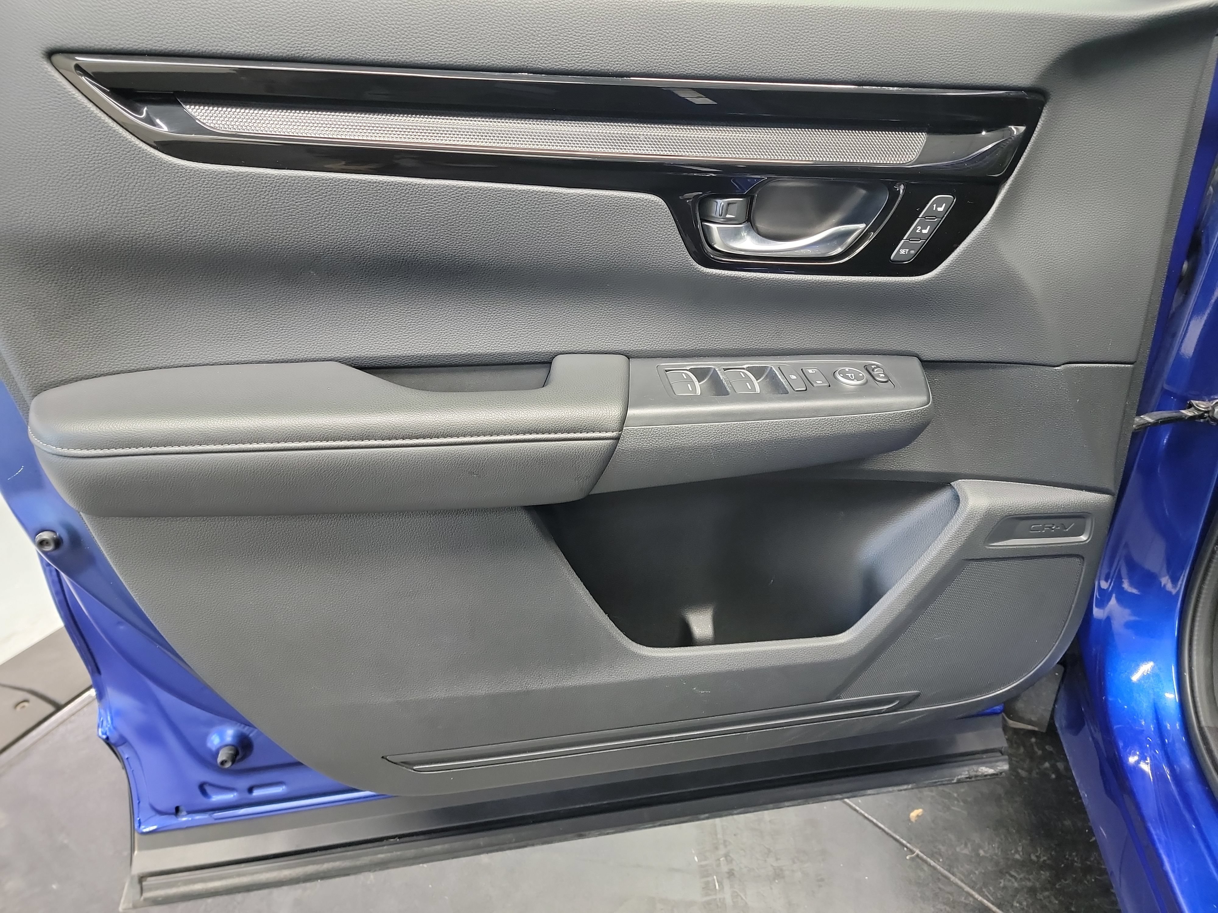 Used 2025 Honda CR-V EX-L image 13