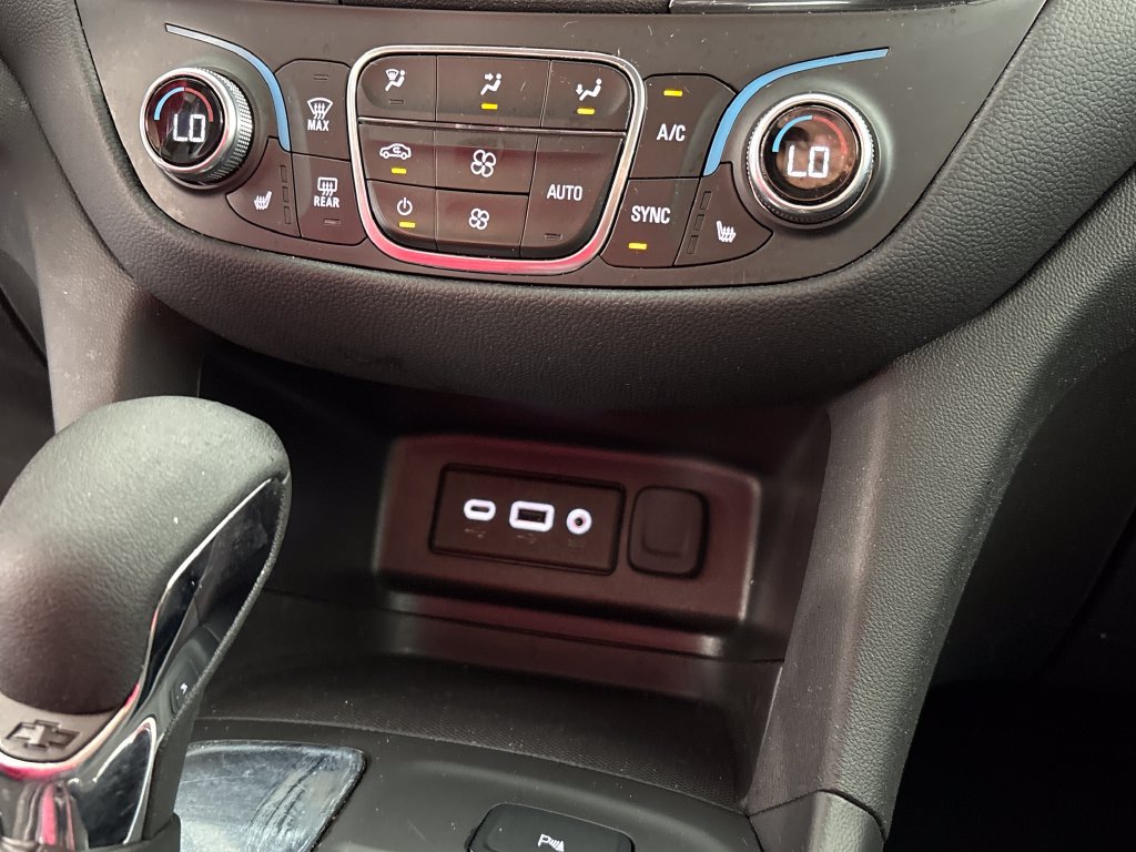Used 2024 Chevrolet Equinox LT FWD image 39