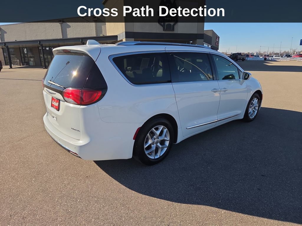 Used 2019 Chrysler Pacifica Limited image 6