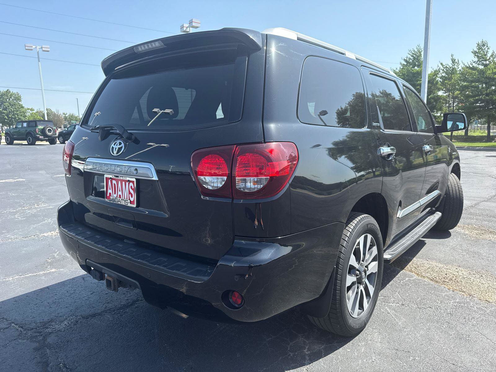 Used 2019 Toyota Sequoia Limited w/ Safety & Convenience Package AWD/4WD image 9