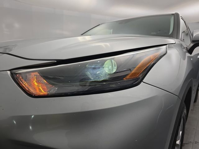 Used 2022 Toyota Highlander L image 14