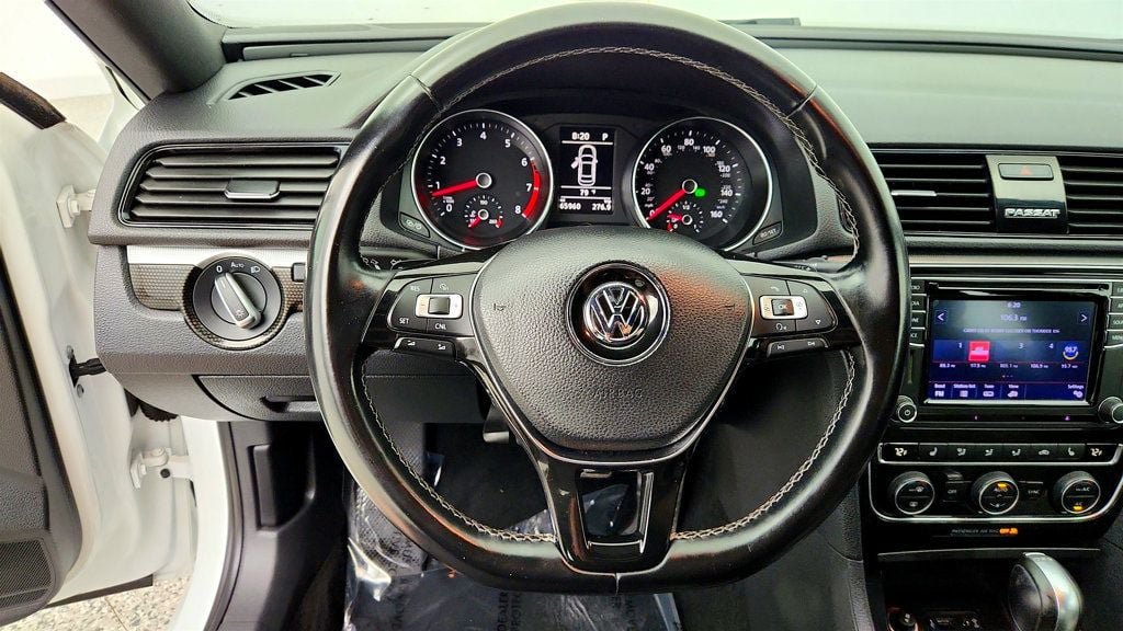 Used 2018 Volkswagen Passat 3.6 FWD image 13