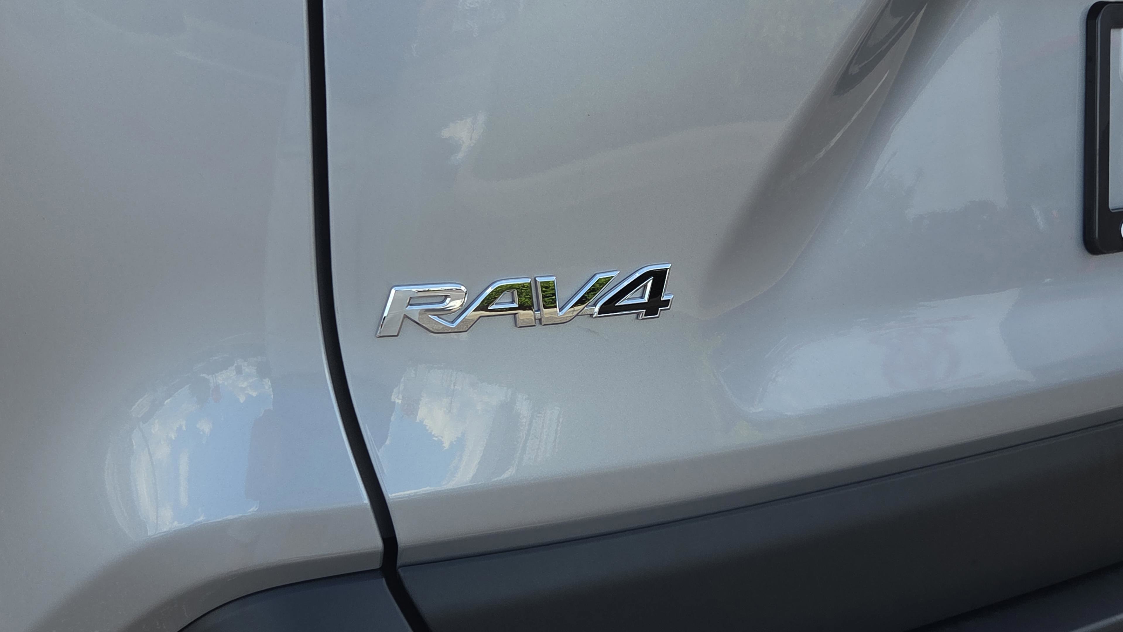 Certified 2025 Toyota RAV4 XLE AWD/4WD image 31