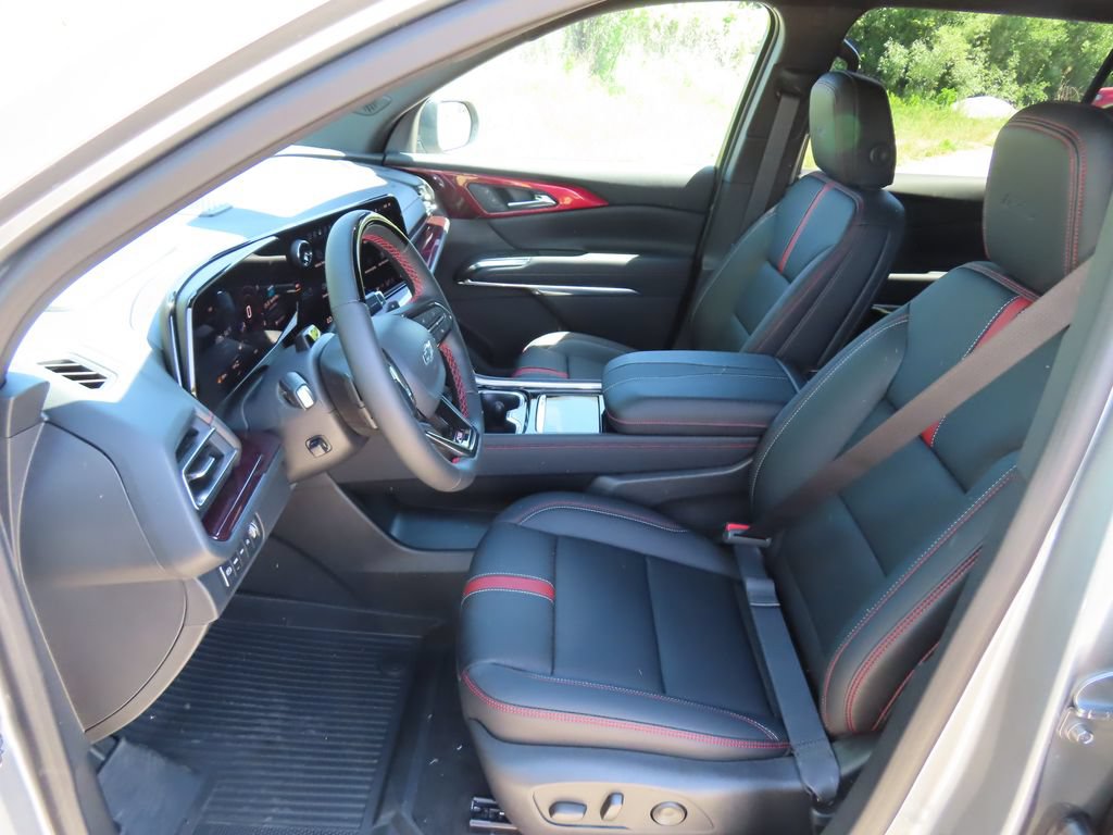 New 2026 Chevrolet Traverse RS w/ LPO, Floor Liner Package AWD/4WD image 23