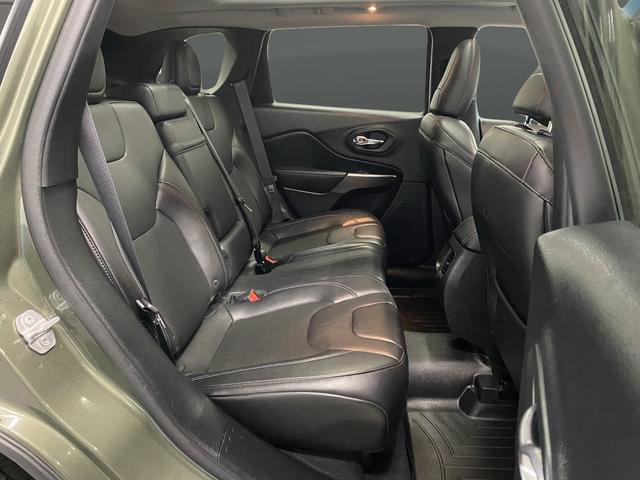 Used 2019 Jeep Cherokee Latitude Plus w/ Comfort/Convenience Group image 33