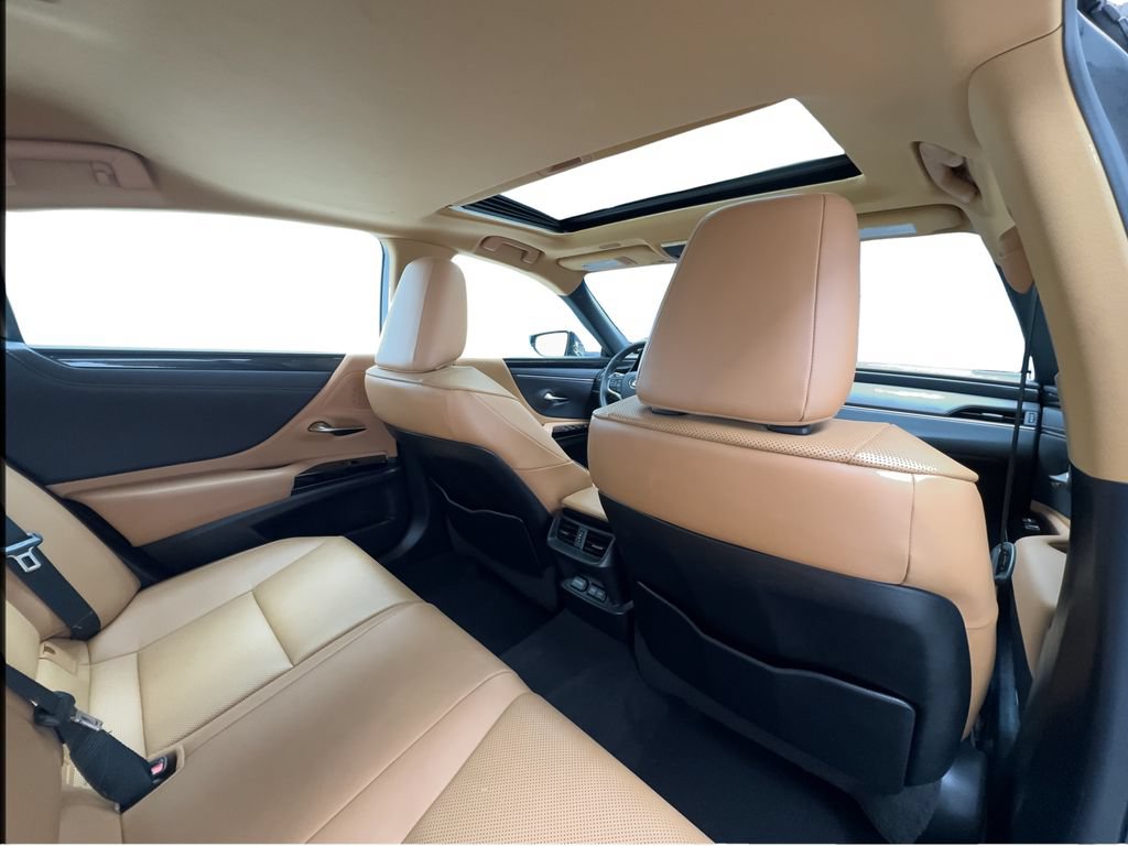 Used 2022 Lexus ES 250 w/ Accessory Package AWD/4WD image 28