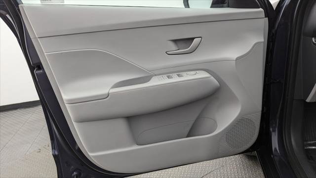 Used 2024 Hyundai Kona SEL image 13