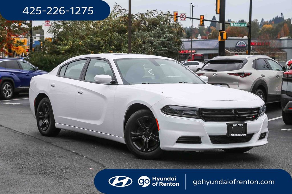 Used 2019 Dodge Charger SXT image 1