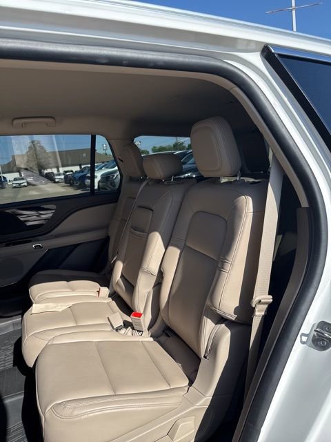 Used 2021 Lincoln Aviator AWD w/ Elements Package image 16