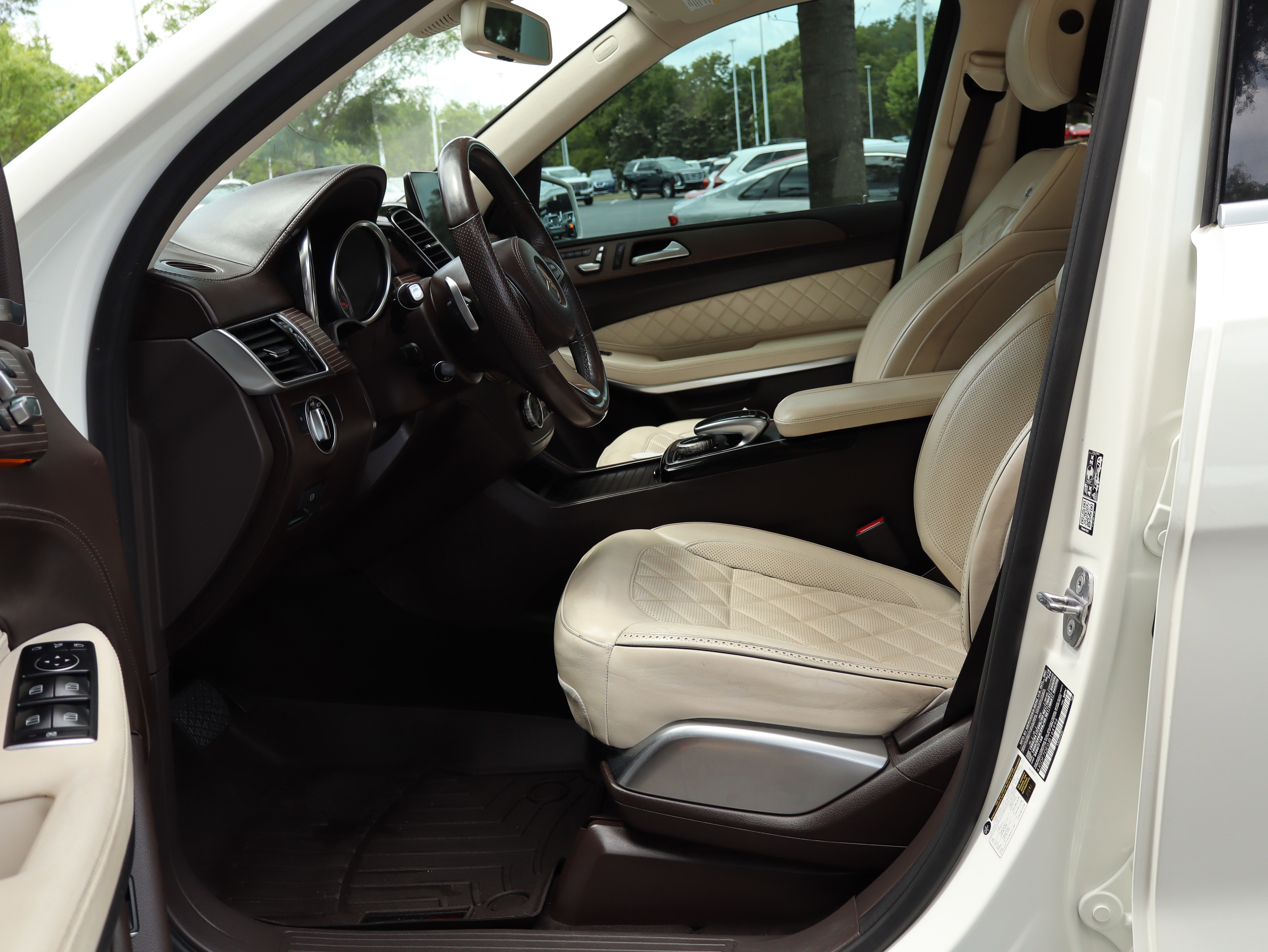 Used 2018 Mercedes-Benz GLS 550 4MATIC image 23